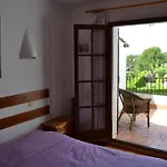 Casa Vacacional Tranquila Con Piscina, Jardín Y Cerca De La Playa En - Es-323-29 *