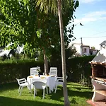 Casa Vacacional Tranquila Con Piscina, Jardín Y Cerca De La Playa En - Es-323-29