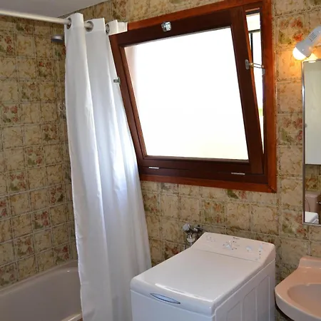 Casa Vacacional Tranquila Con Piscina, Jardin Y Cerca De La Playa En - Es-323-29