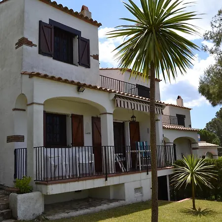 Casa Vacacional Tranquila Con Piscina, Jardín Y Cerca De La Playa En - Es-323-29 Сasa de vacaciones